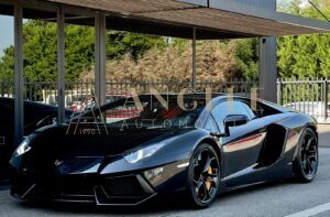 LAMBORGHINI AVENTADOR