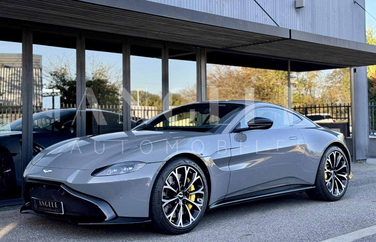 Aston Martin Vantage V8