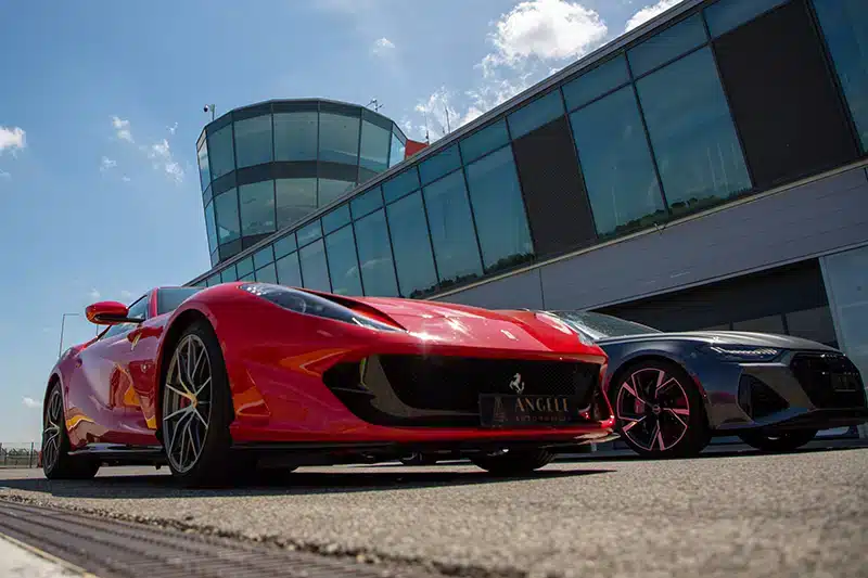 angele automobiles piste voitures ferrari rouge audi