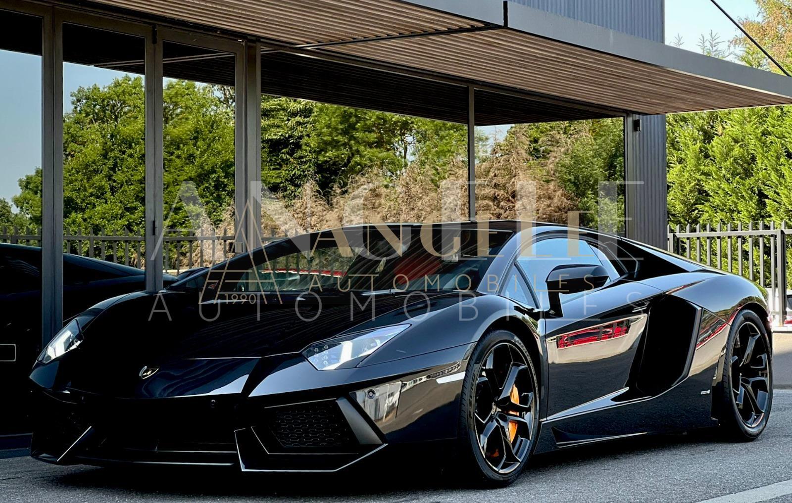 LAMBORGHINI AVENTADOR