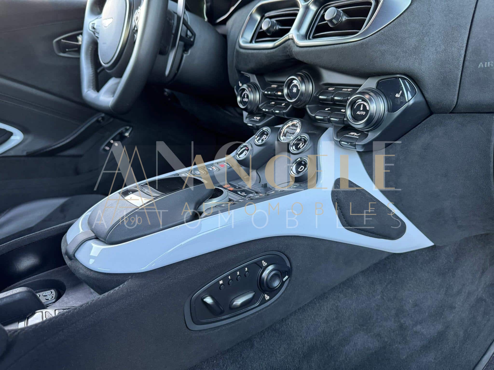 ASTON MARTIN VANTAGE – Image 15
