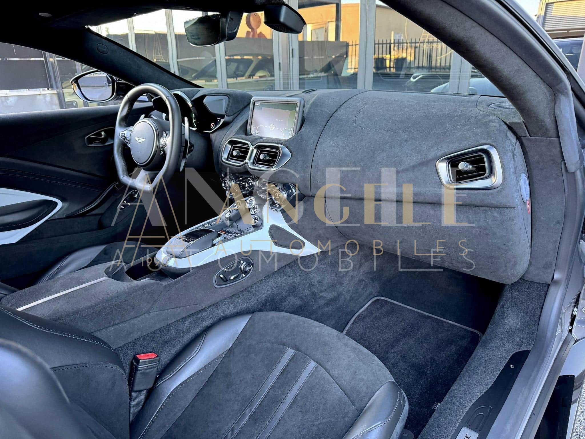 ASTON MARTIN VANTAGE – Image 13