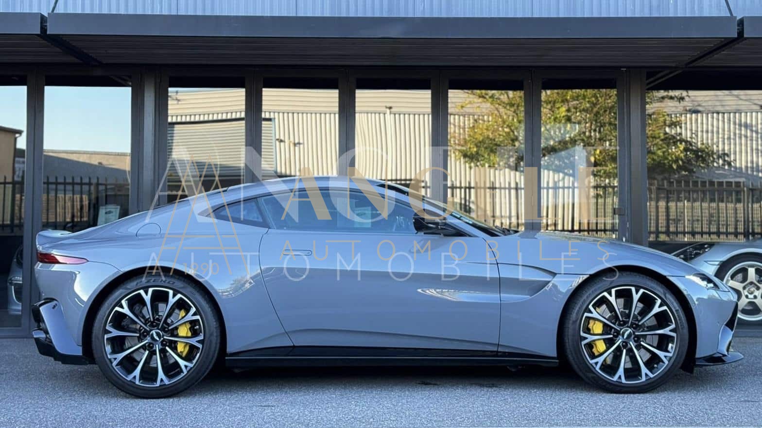 ASTON MARTIN VANTAGE – Image 5