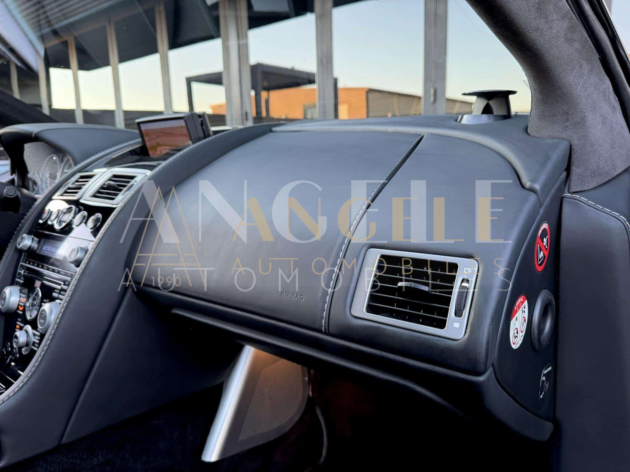 ASTON MARTIN DBS – Image 12