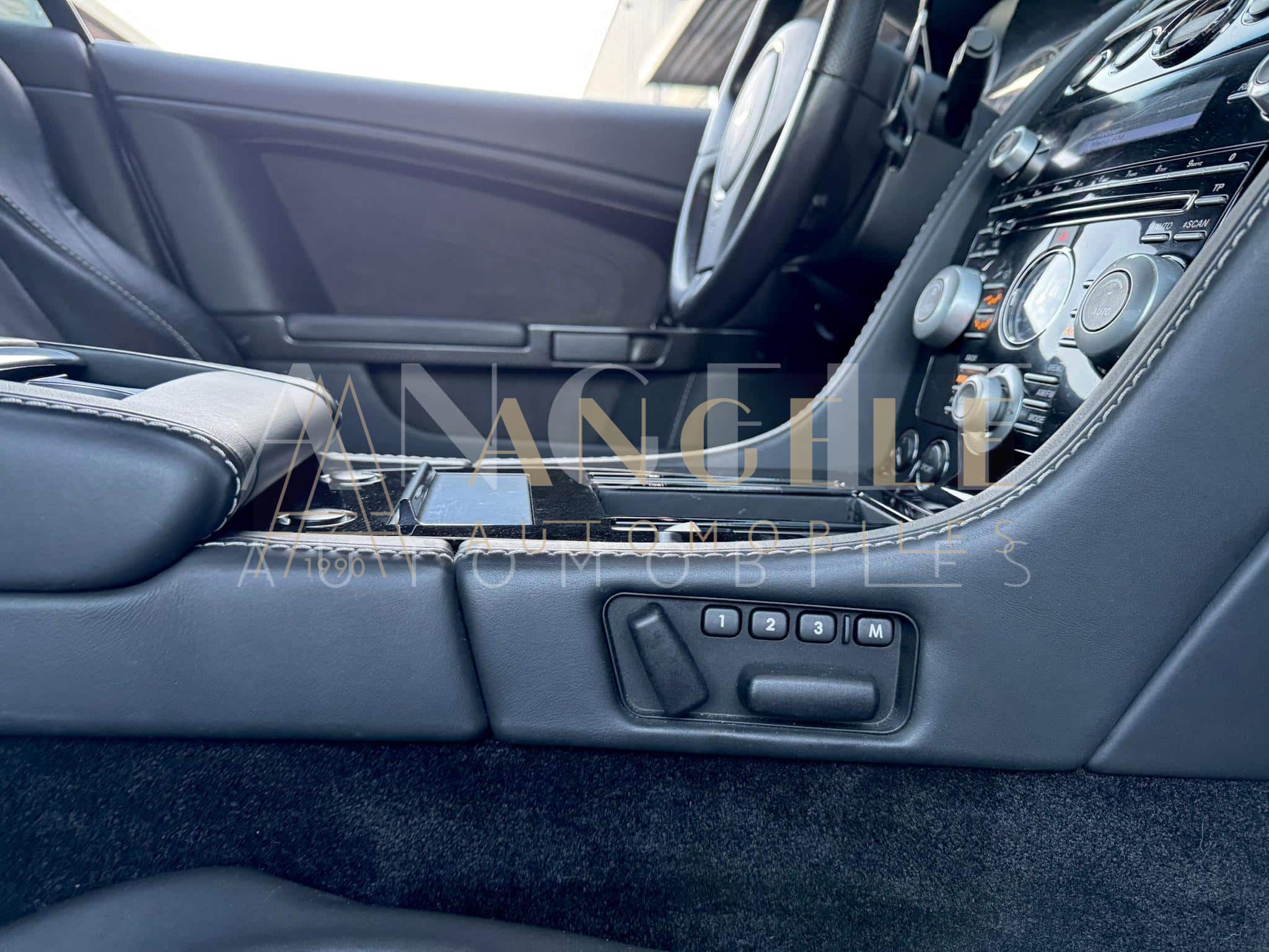 ASTON MARTIN DBS – Image 11