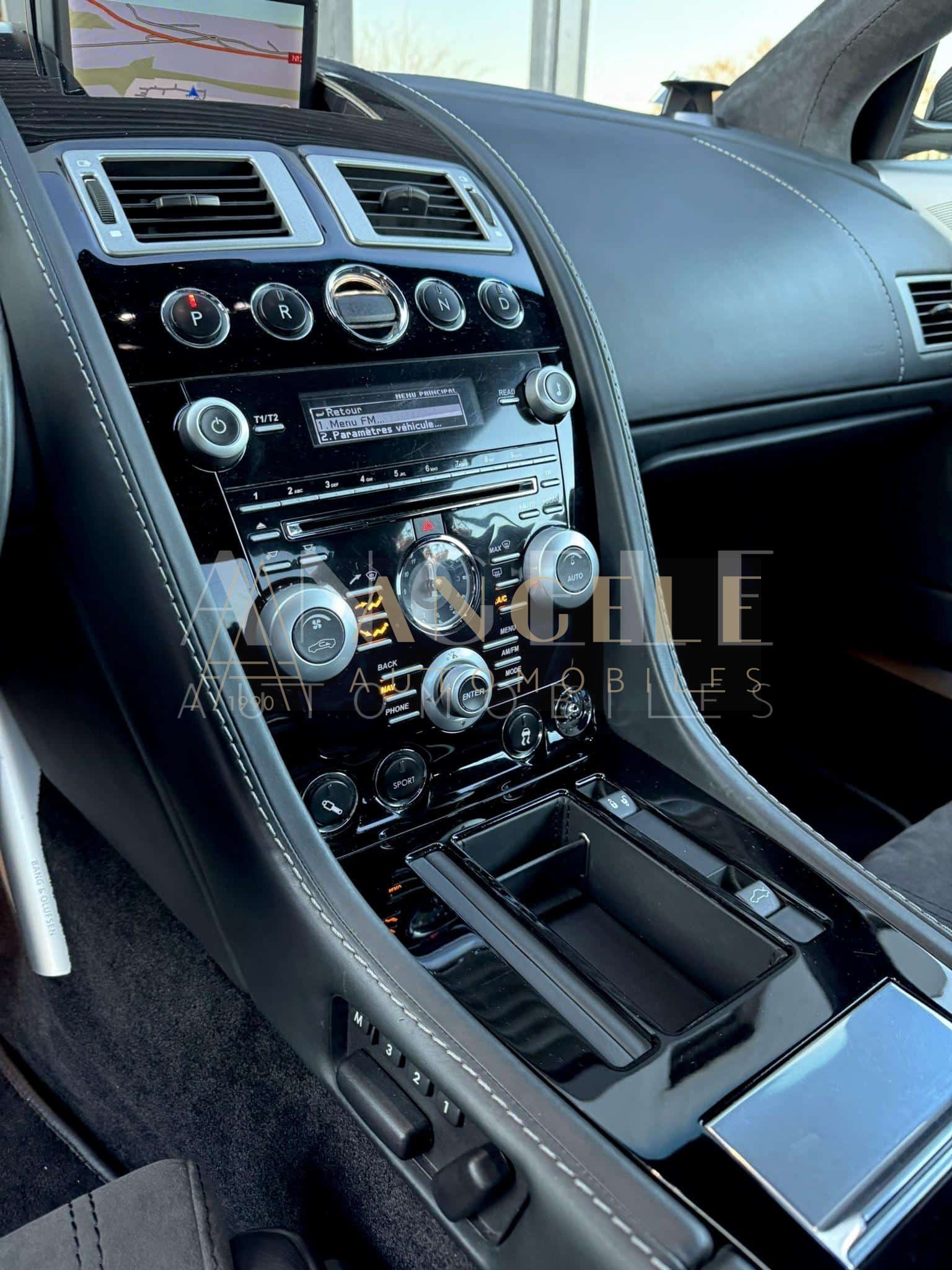 ASTON MARTIN DBS – Image 10