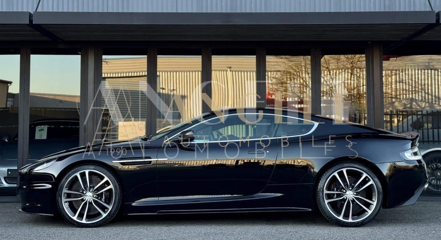 ASTON MARTIN DBS – Image 5