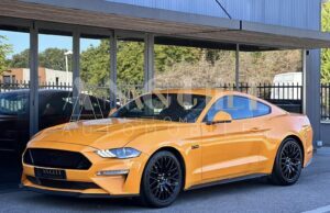 FORD MUSTANG