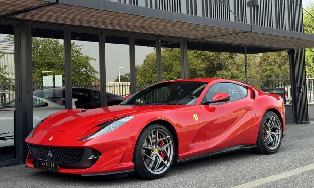 Ferrari 812 Superfast Rosso Corsa V12 800 ch en vente chez Angelé Automobiles